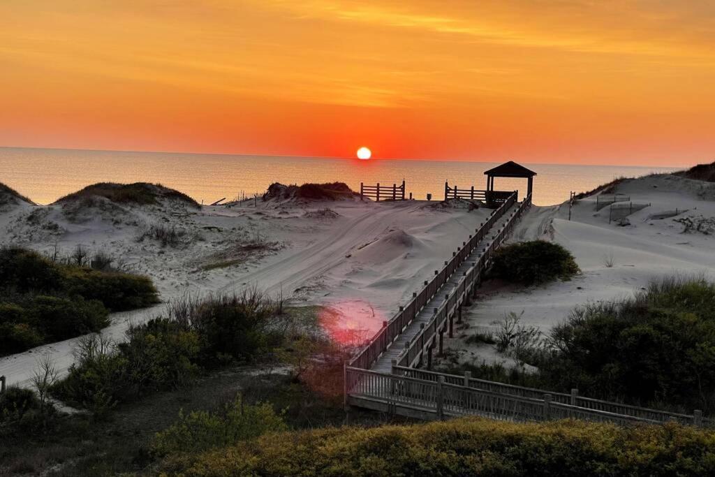 Oceanfront Grandeur In 4X4 Outerbanks - Mark Twain Corolla Exterior photo